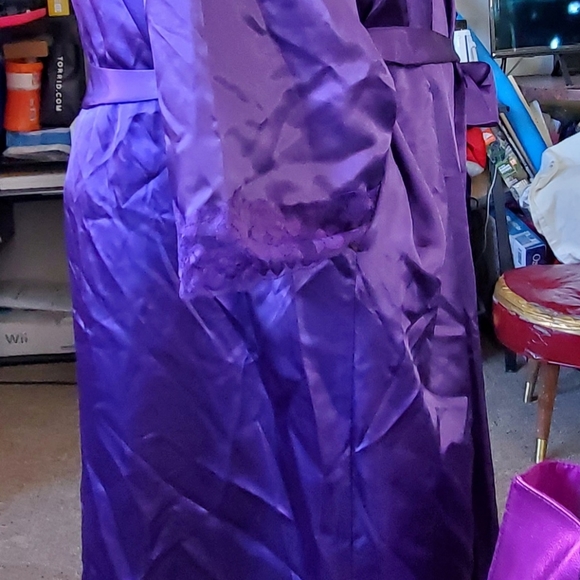 N/W/T (I keep Tags)  Satin /Poly combo Robe - Picture 2 of 8